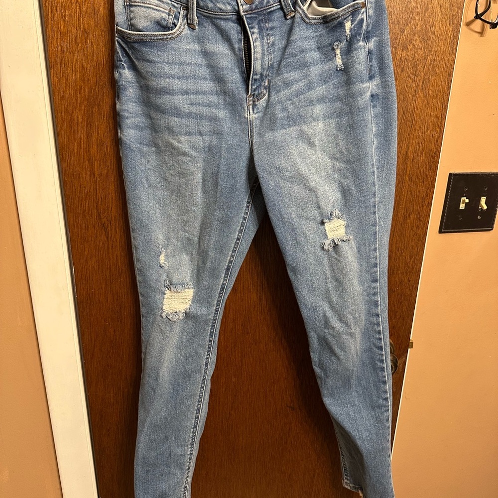 a.n.a Women's Light Blue Distressed Skinny Jeggings
